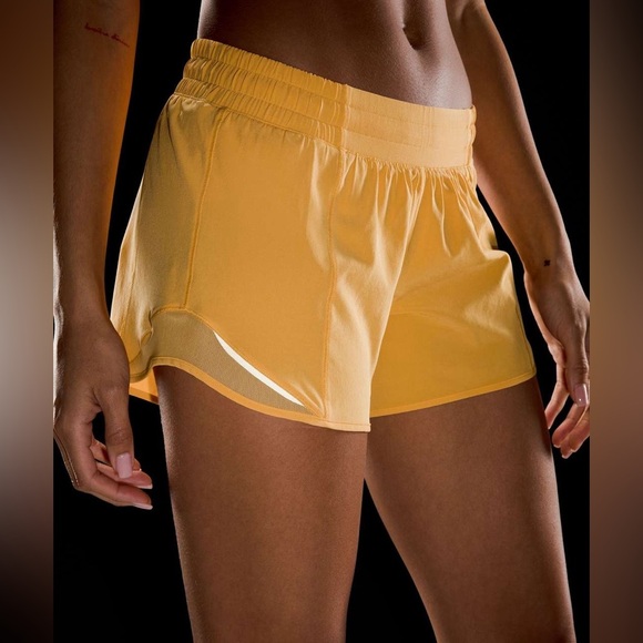 C - Lululemon Hotty Hot Low-Rise Lined Short 4"
Mango Dream - Picture 1 of 7